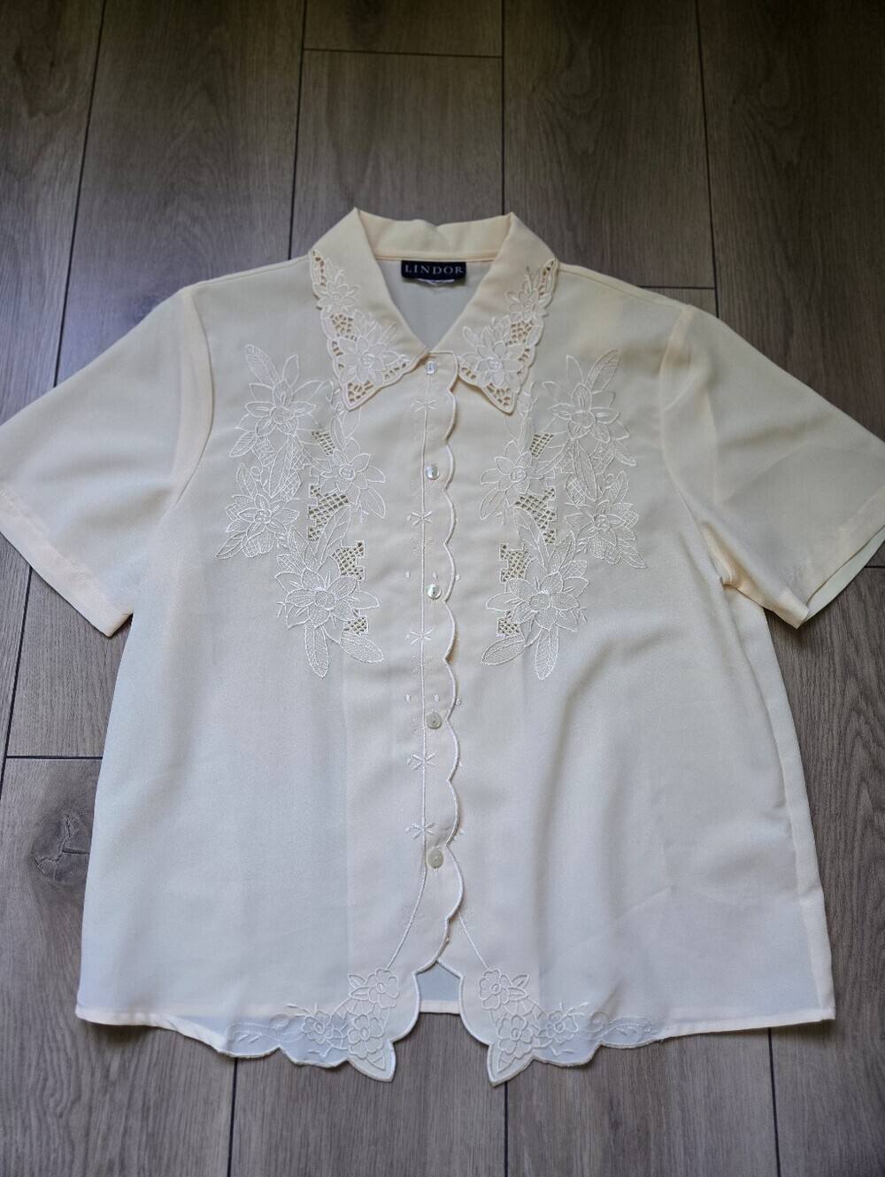 LINDOR Vintage Short-sleeve Button-up Blouse Size S